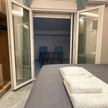 Luxury Semi Basement Apartment With Terrace Athen Exterior foto